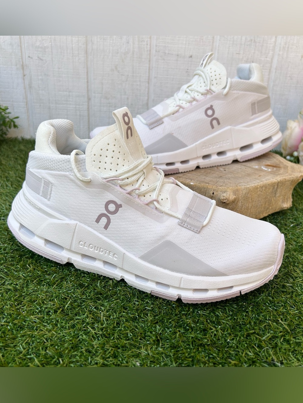 On Running Women Cloudnova 2 White / Orchid Low
Top Sneakers size 6 New /no box - Picture 6 of 16